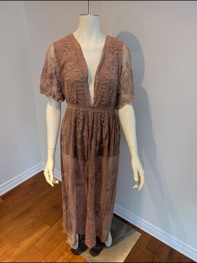 🎀 SOLD 🎀 Lace V-Neck Maxi Dress With Built-in Romper in Dusty Rose